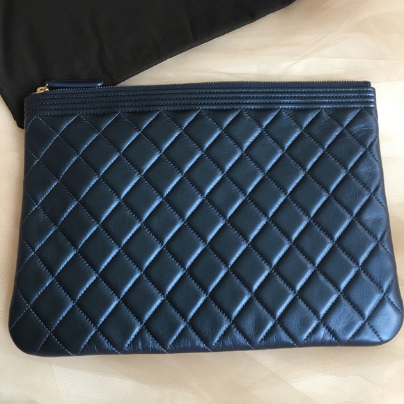 Brand new Chanel pouch clutch navy gold - Picture 2 of 8